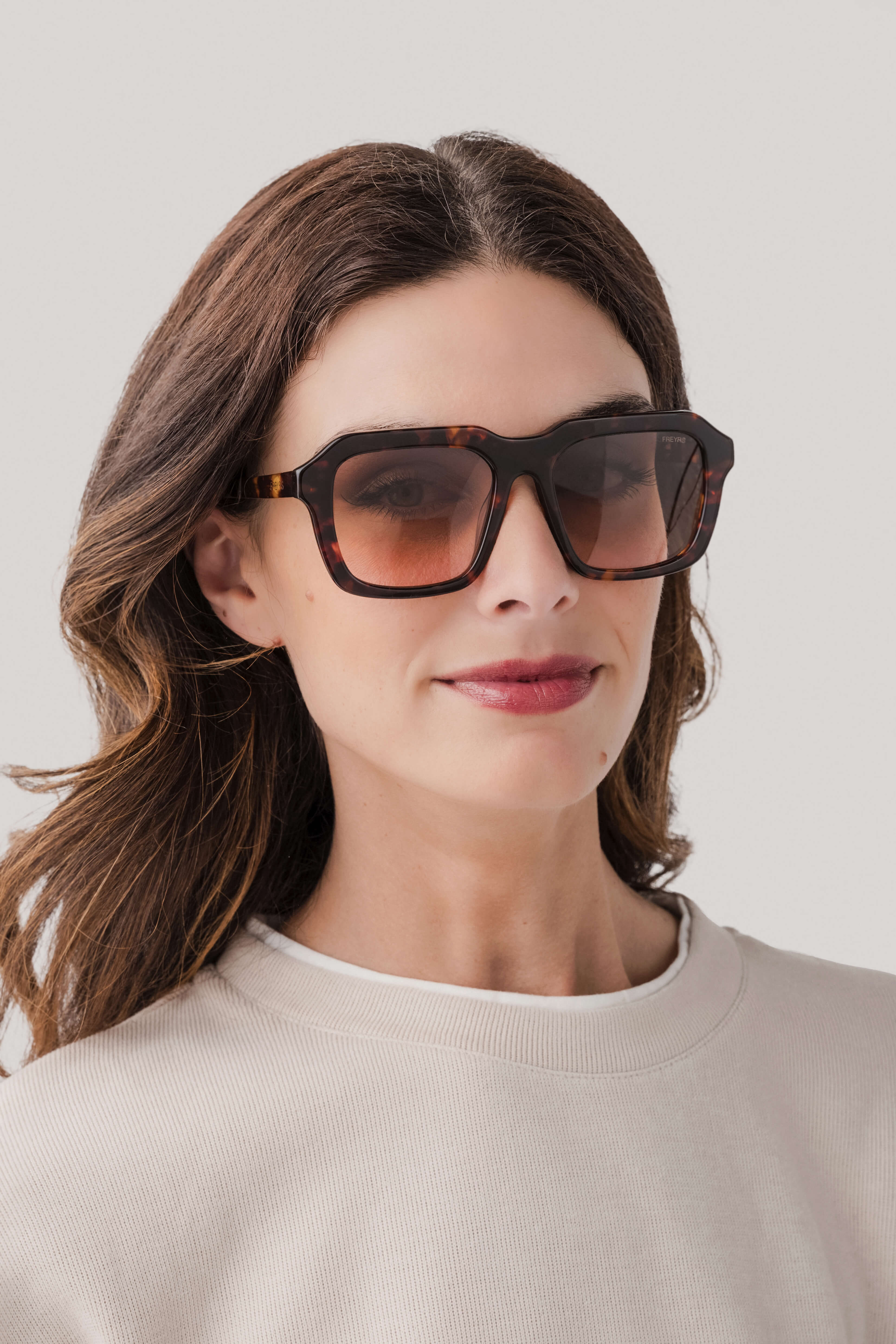 FREYRS oversized sunglasses Freyrs Bon Chic Oversized Acetate Sunglasses – Social Threads main image 4