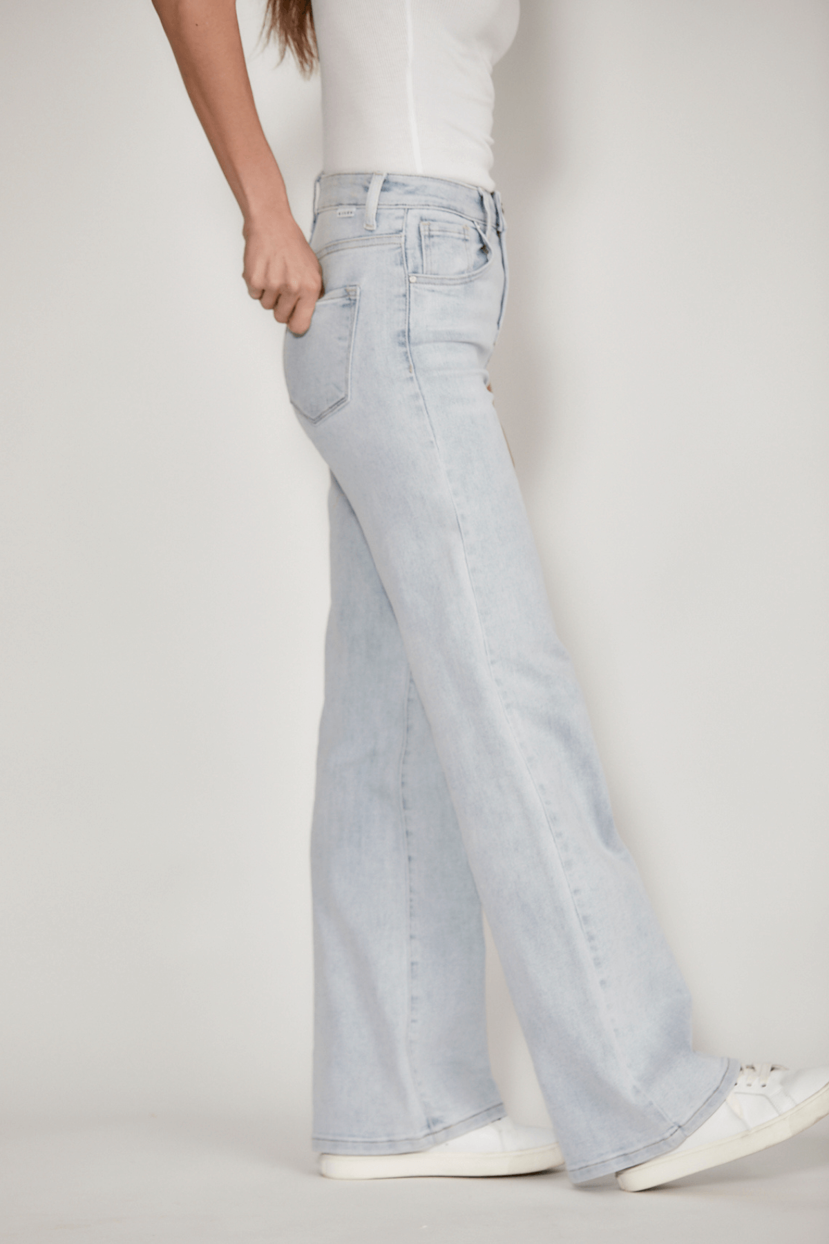 Risen 90's Wideleg Light Wash Jeans