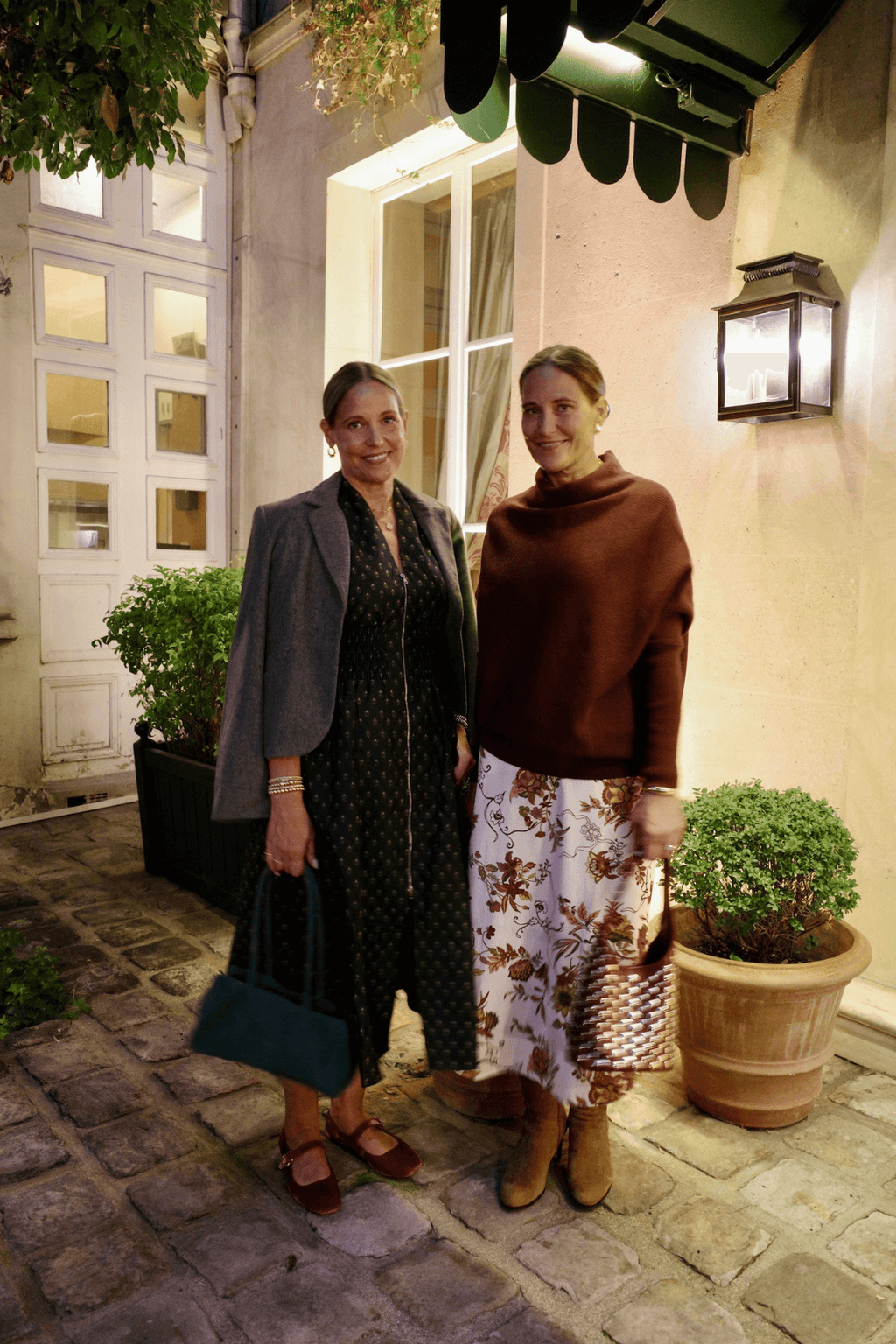 Fate V neckline Front Zip Midi Dress