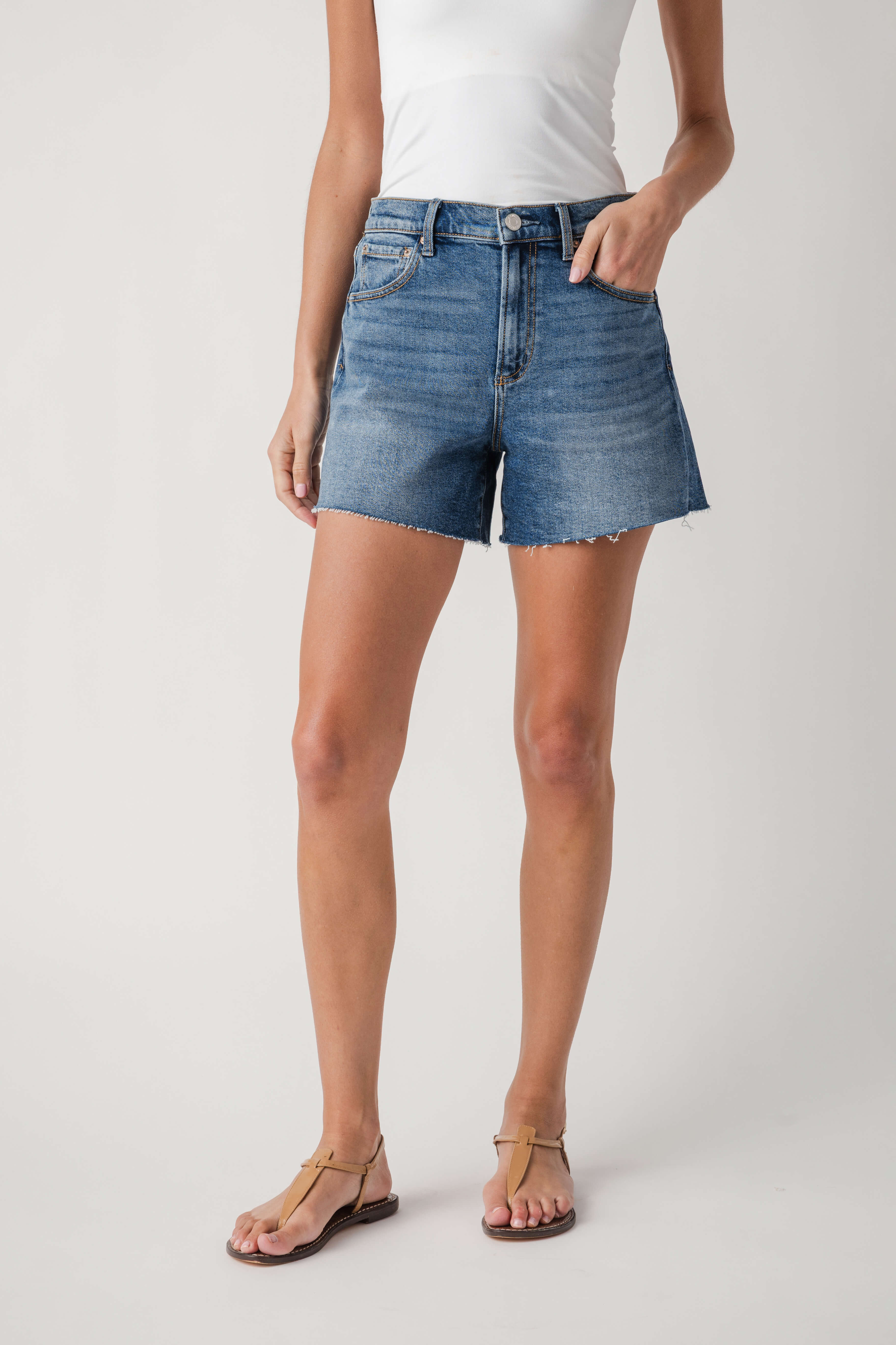 Z Supply Jonah Mid Rise Relaxed Short – Social Threads