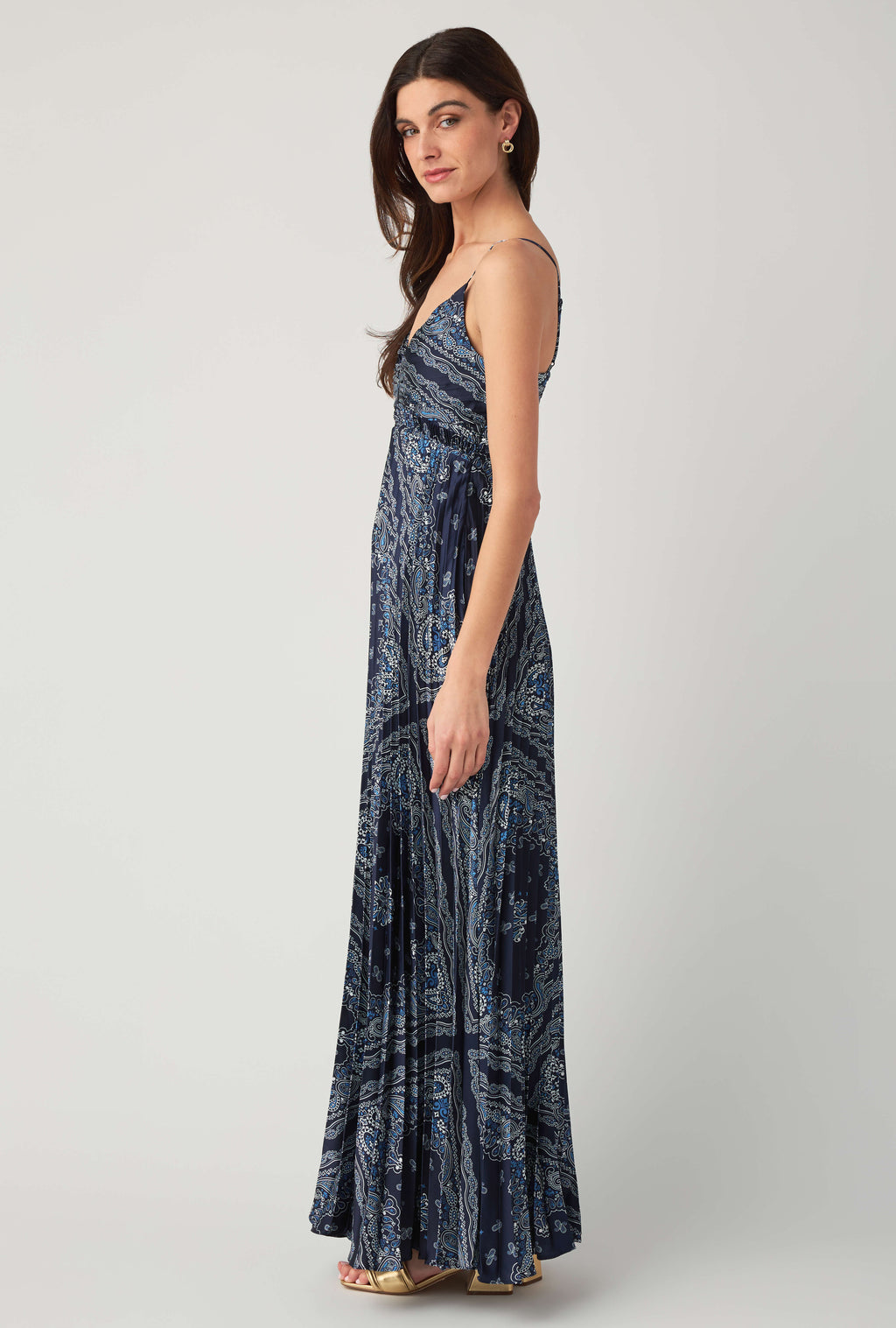 Skies Are Blue Bandana Print Sleeveless Dress – Social Threads