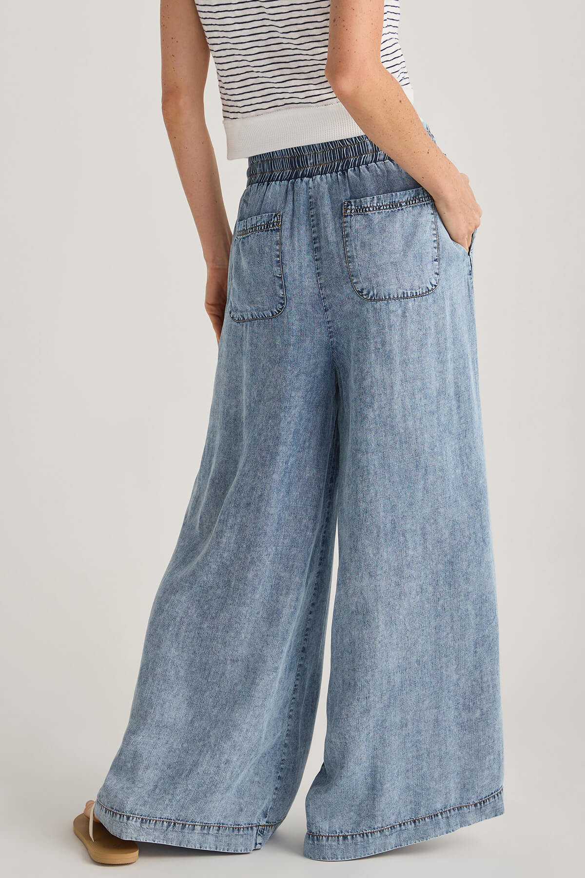 Eesome Mineral Washed Wideleg Pants