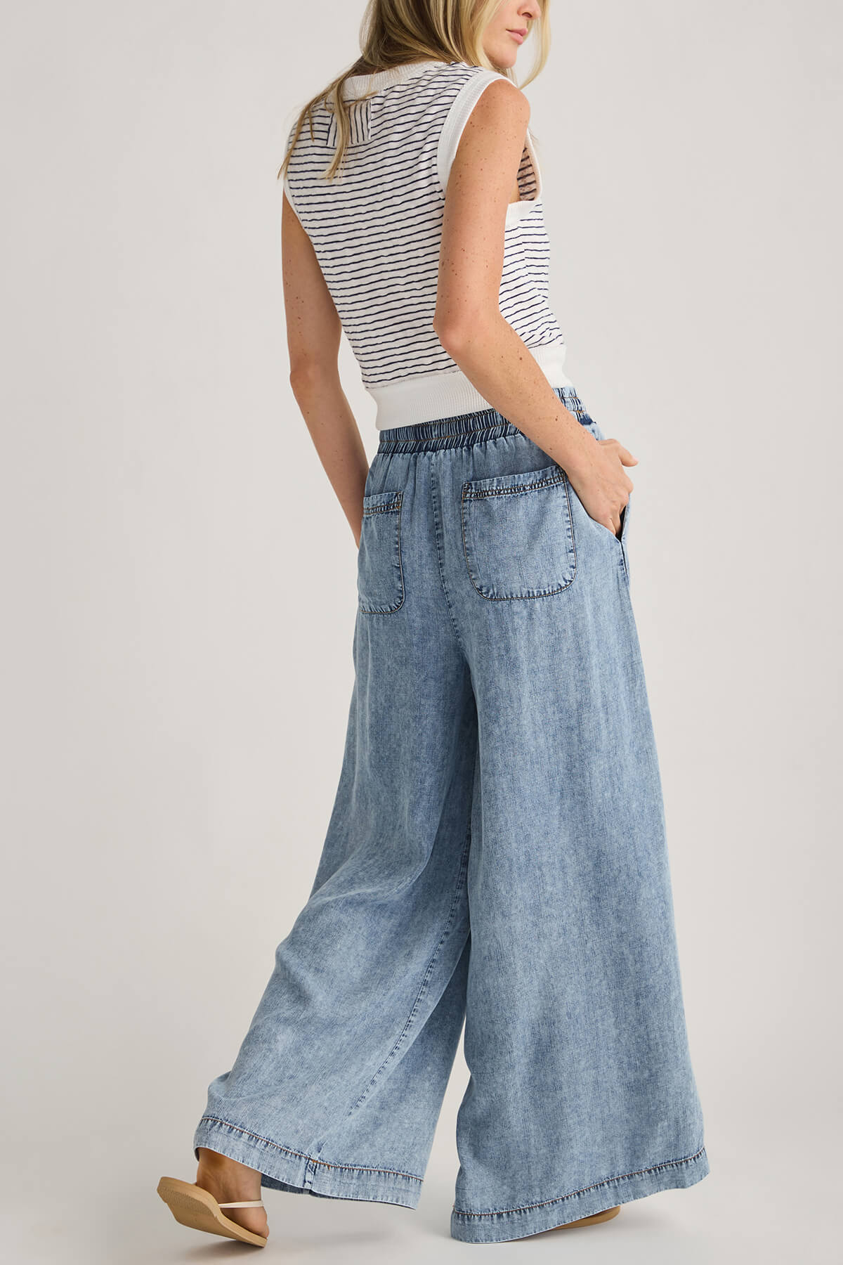 Eesome Mineral Washed Wideleg Pants