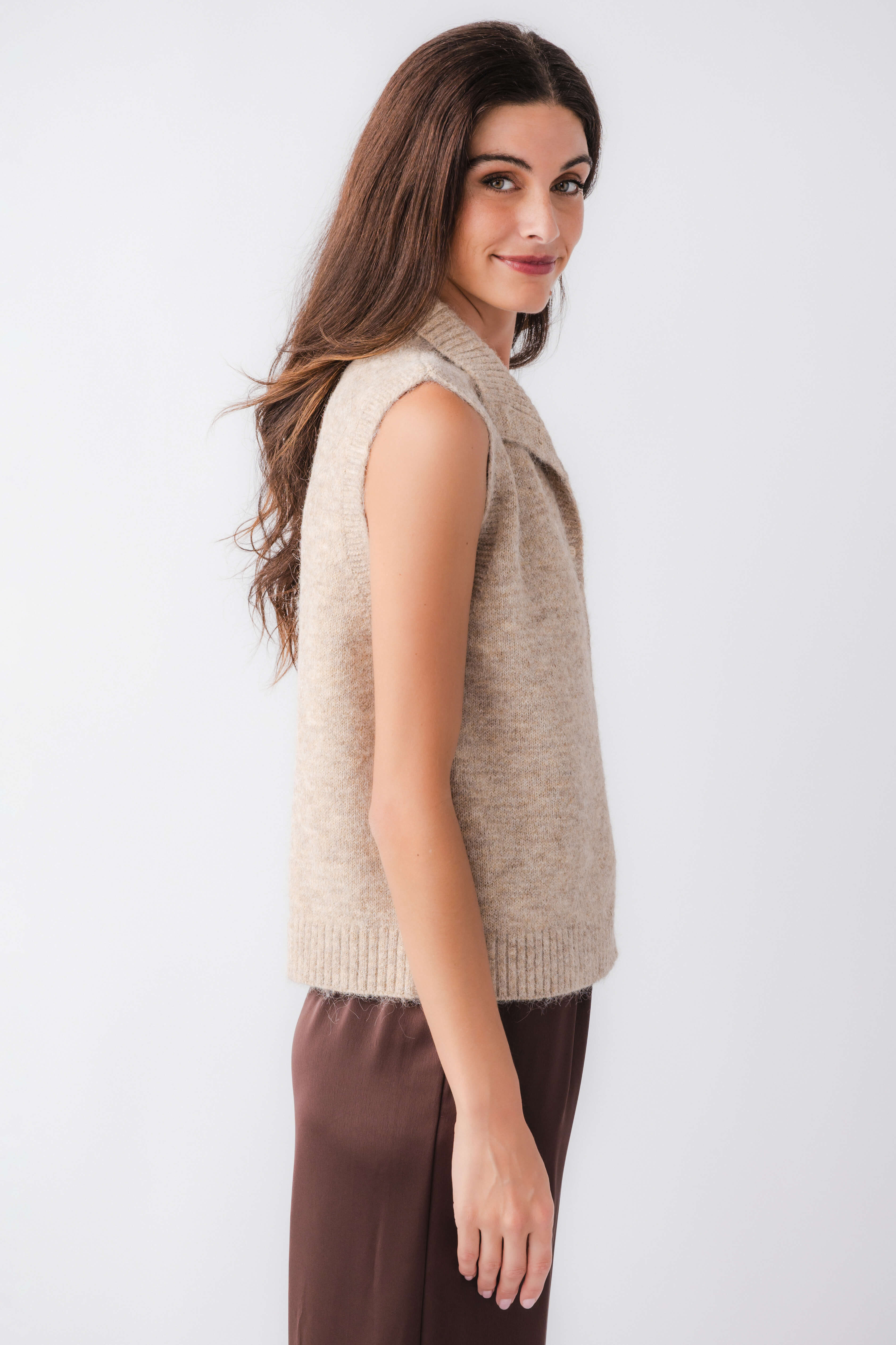 Taupe sleeveless sweater vest with V-neckline and ribbed trim