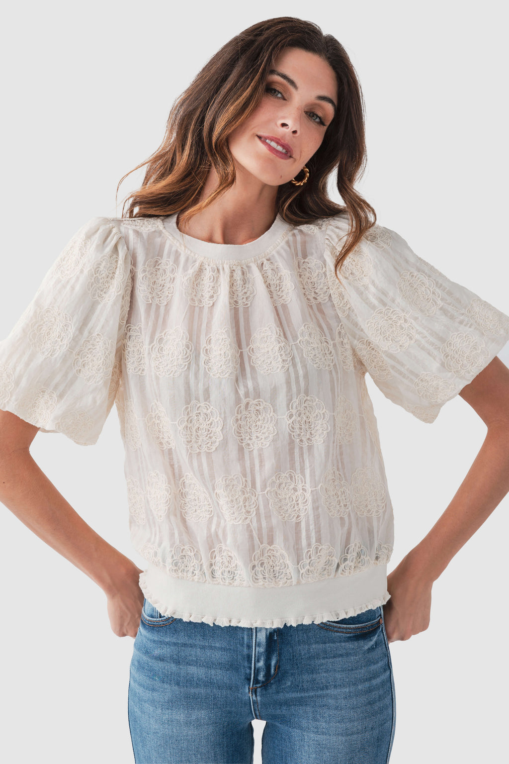 Voy Elastic Hem Floral Embroidered Top