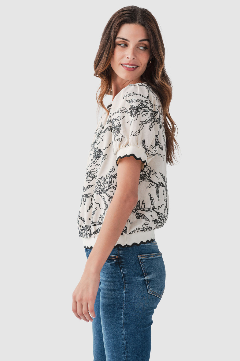 Voy Abstract Floral Scalloped Top