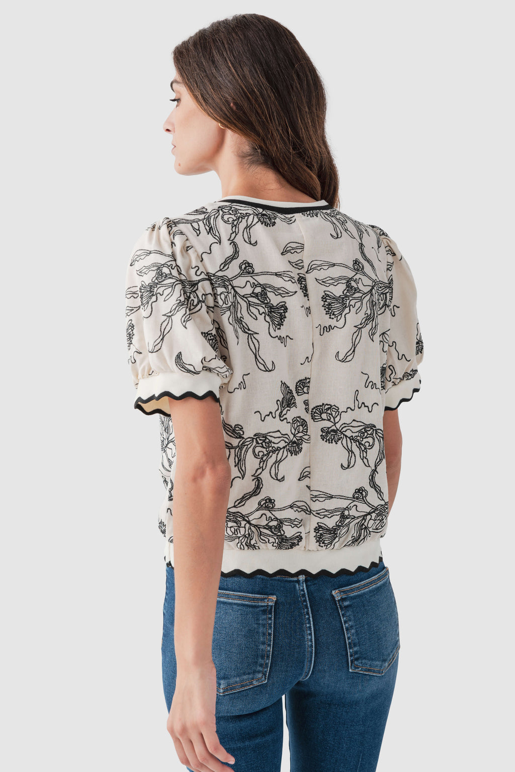 Voy Abstract Floral Scalloped Top