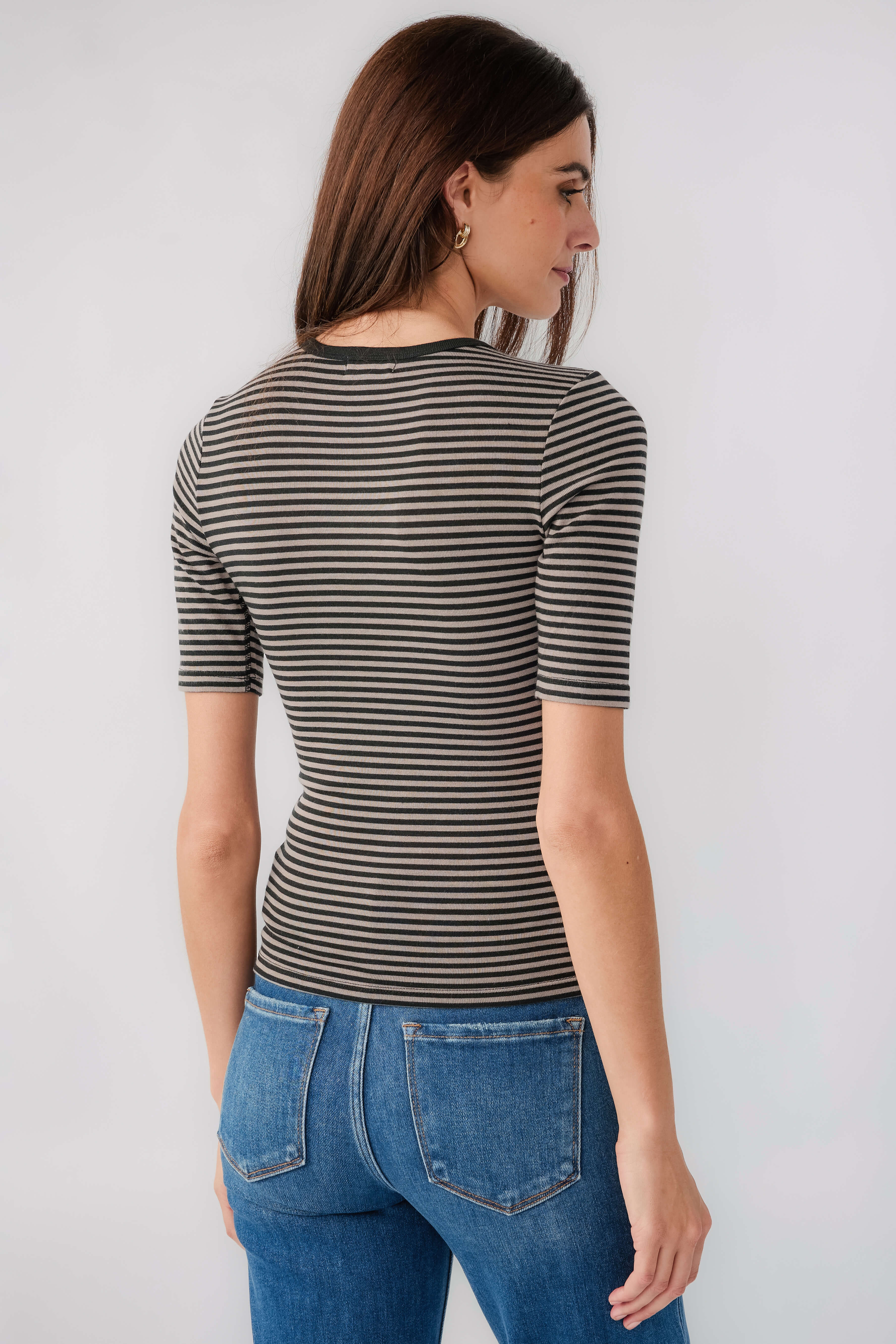 Back view striped short-sleeve crewneck tee with horizontal black and tan stripes