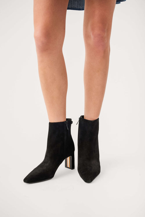 Black suede ankle boots, chunky heel and side zipper