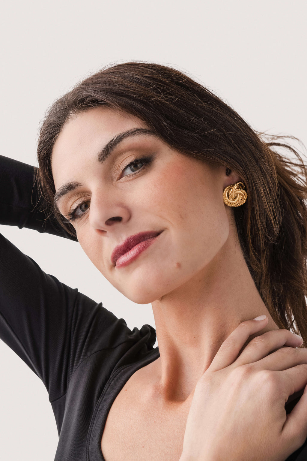 Susan Shaw Gold Knot Earrings