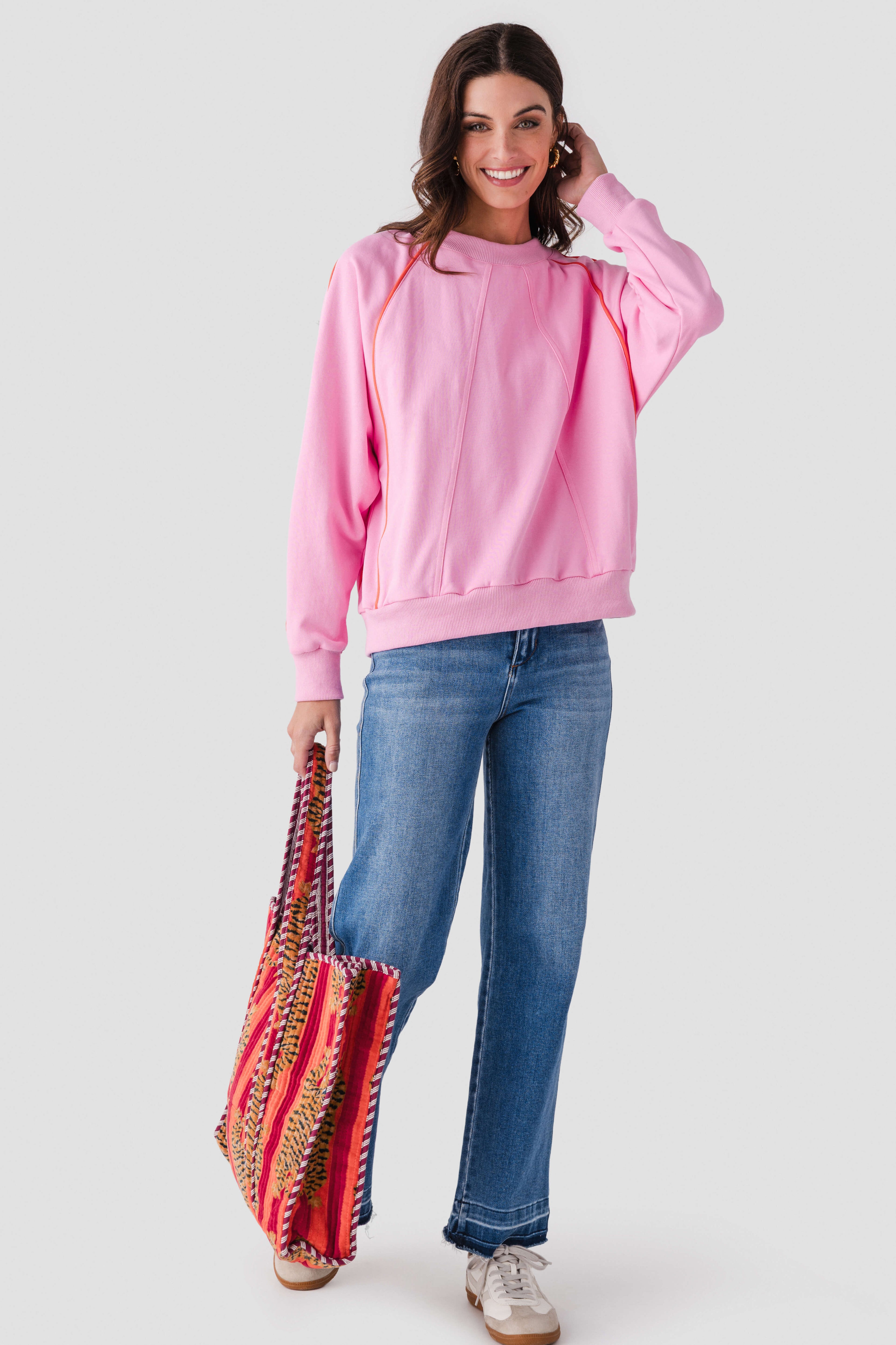 Fate Contrast Piping Raglan Sleeve Sweatshirt